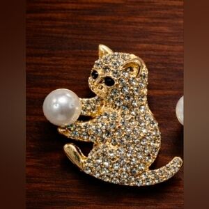 Golden & Clear, Mint Colorful Crystal Cat With Pearl Ball Brooch.